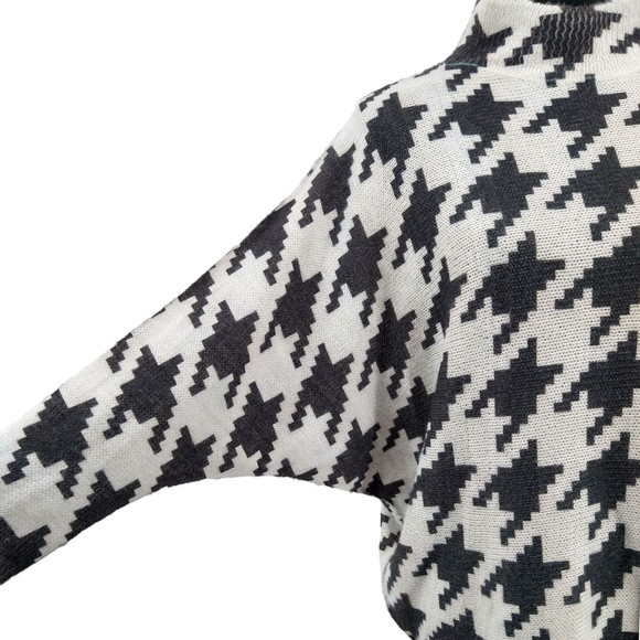 Italian Made Sweater - Large - Picture 5 of 10